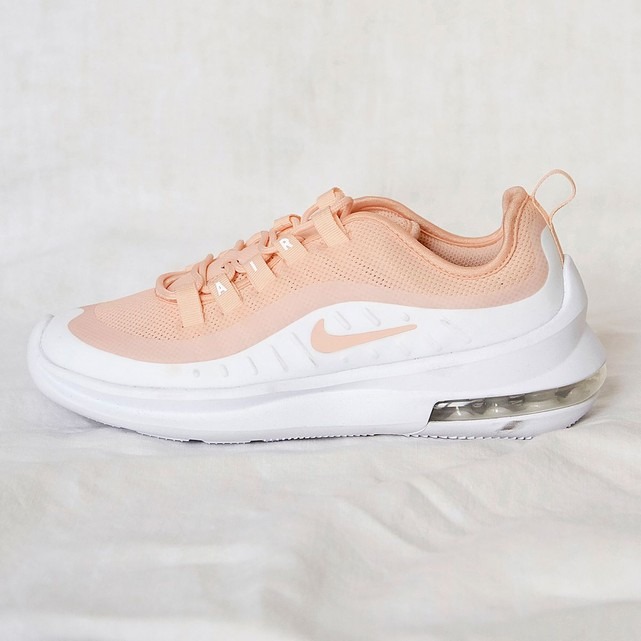 Baskets femme Nike Air Max Axis rose peche