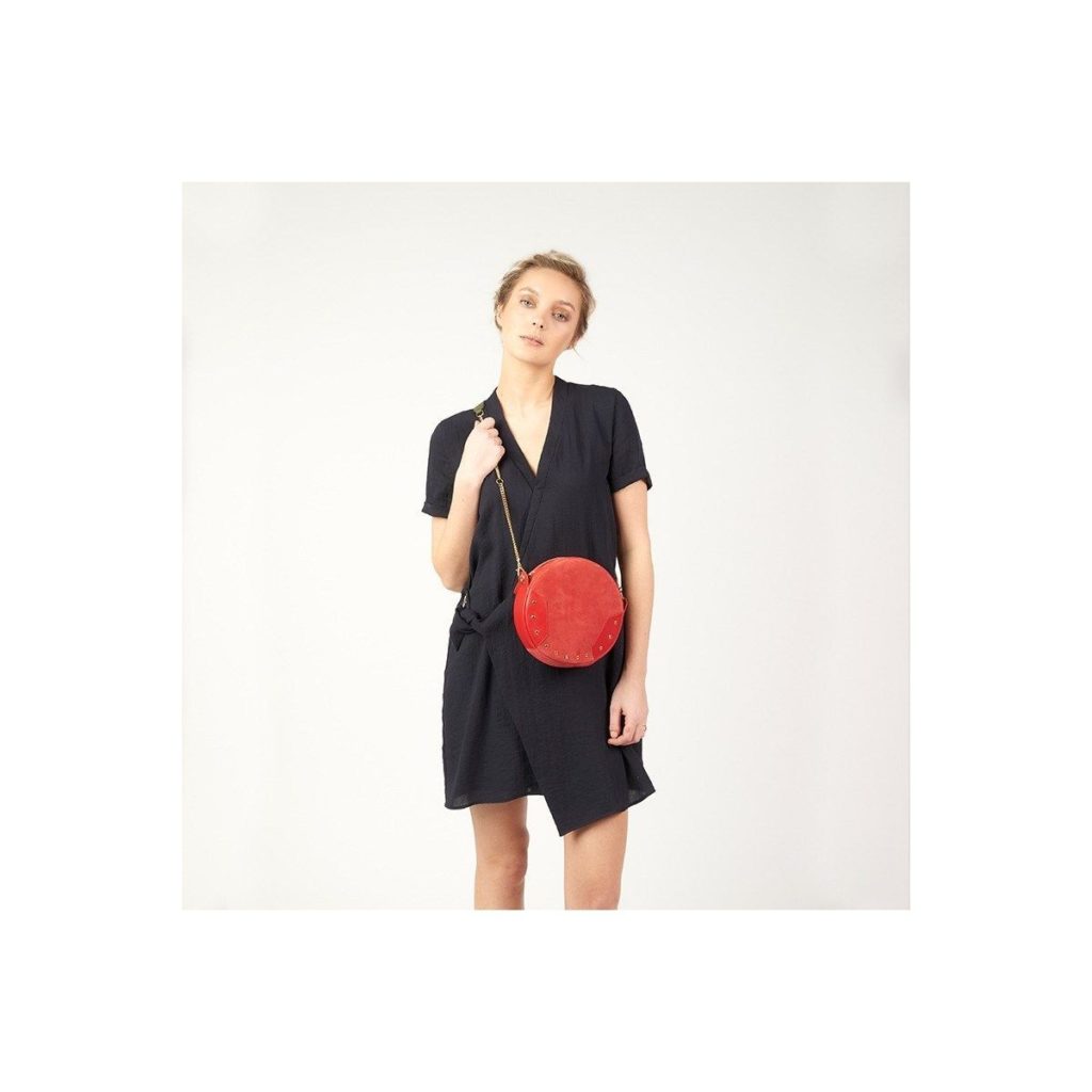 Sac a main rond rouge avec chaine dore Antoinette Ameska