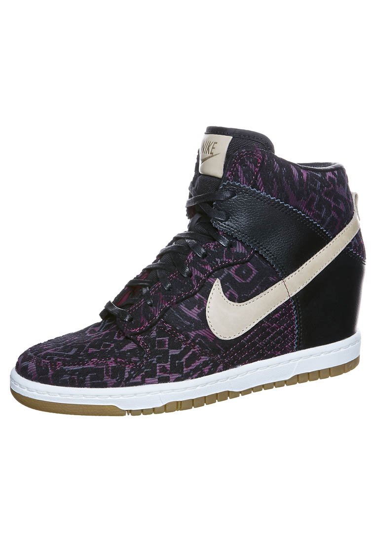 Chaussures tendances : les baskets Nike compens?�es montantes - Vente de bijoux fantaisie faits 